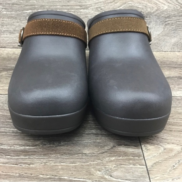 Crocs Sarah Clog Espresso Belted Suede Buckle
Chunky Mule Women's Western Size 8 - Picture 4 of 8